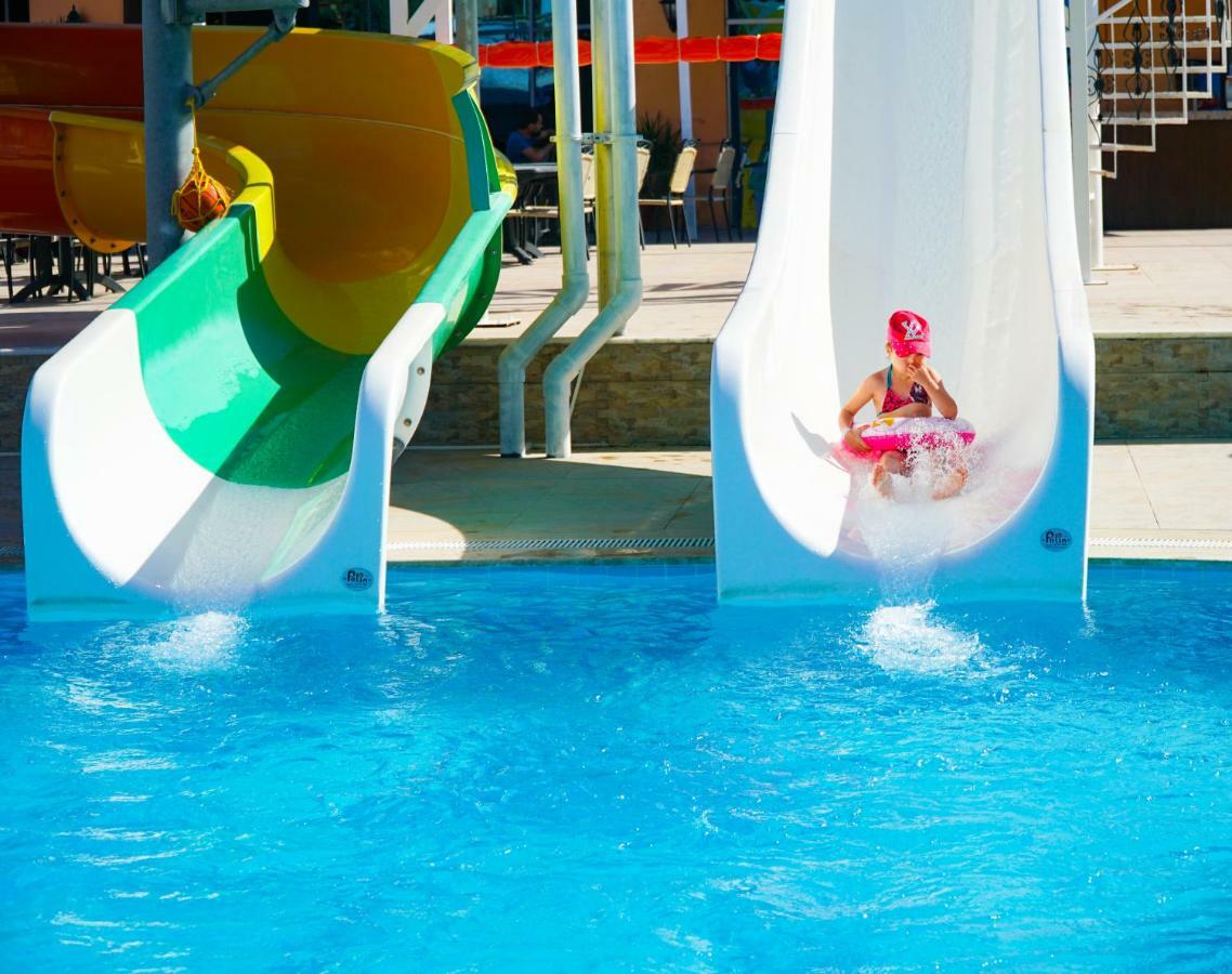 Throne Beach Resort & Spa Side Buitenkant foto