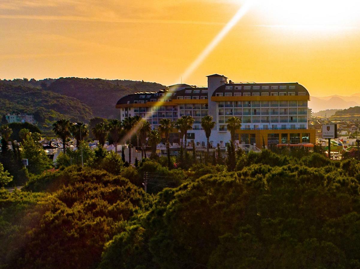 Throne Beach Resort & Spa Side Buitenkant foto