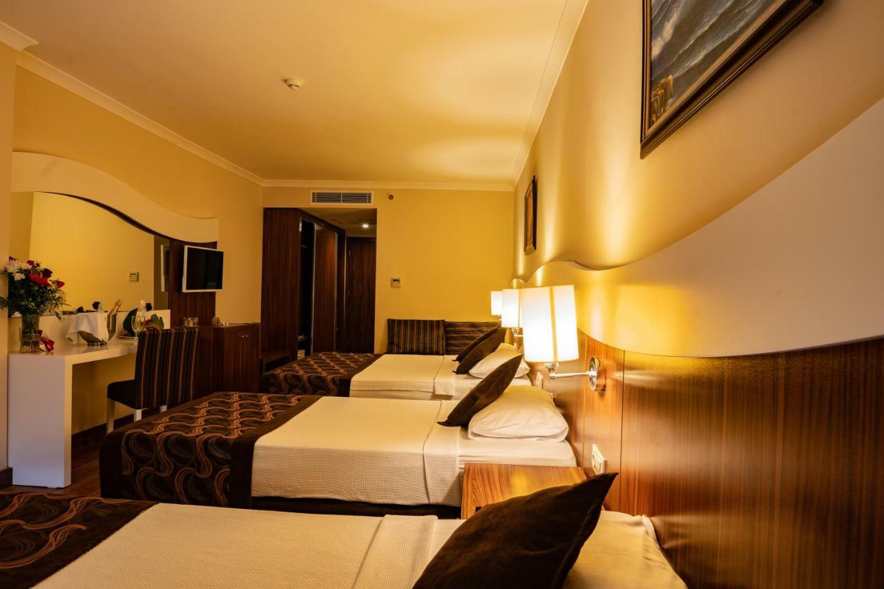Throne Beach Resort & Spa Side Buitenkant foto